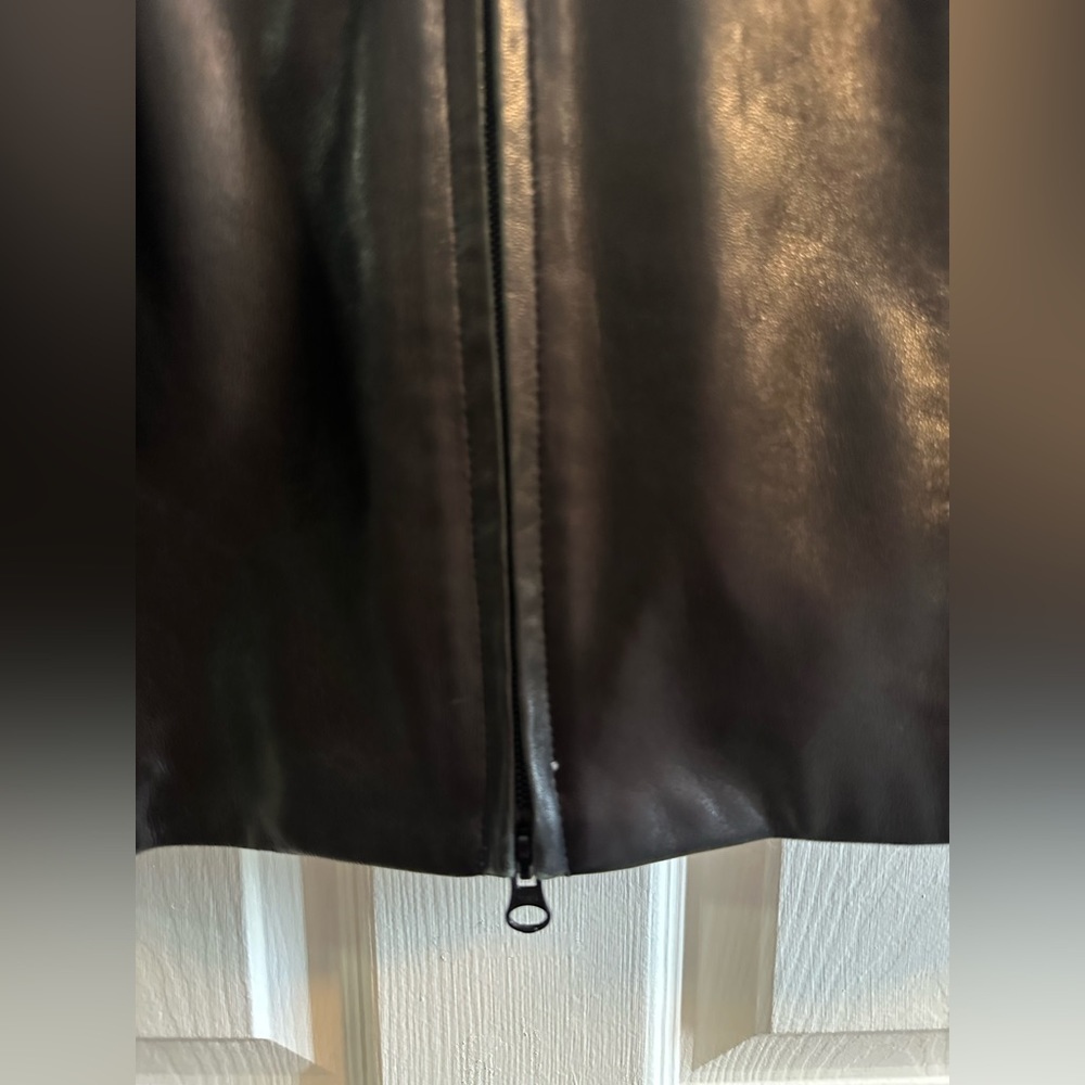 Danier Black leather jacket - Picture 5 of 16